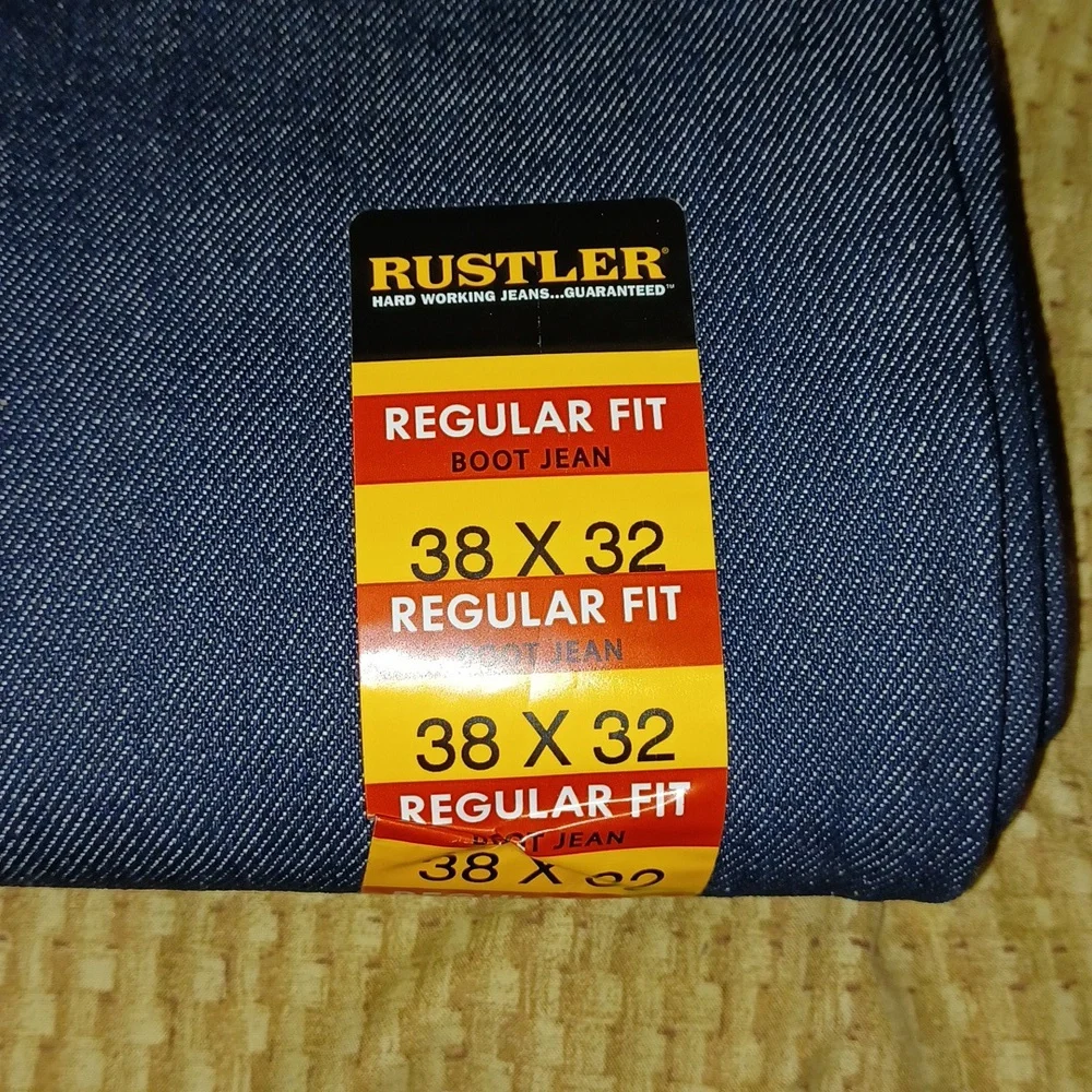 Men Jeans - Picture 3 of 7